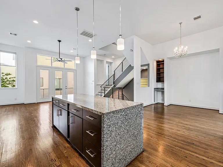 802 W Drew St — Photo 13