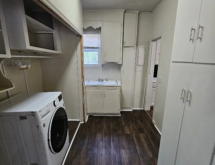 327 N Main St — Photo 23