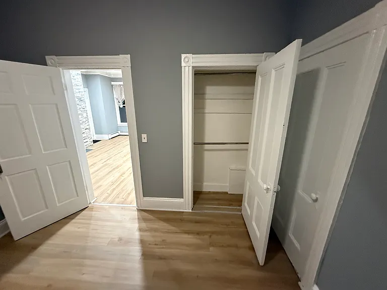 249 Orms St #I — Photo 19