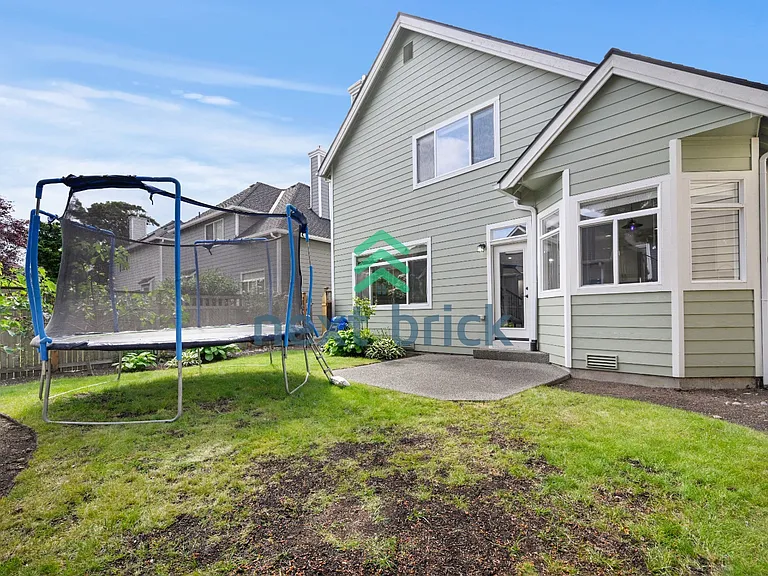 25041 SE 42nd St — Photo 23