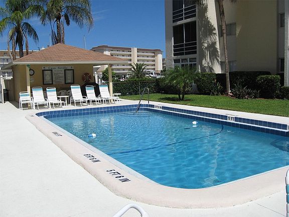 3rd image of 995 Laguna Dr #105-1