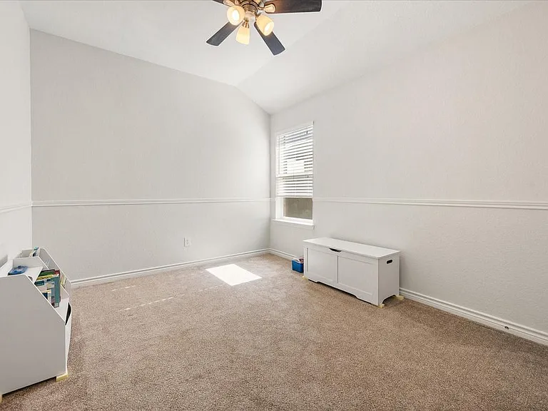 9224 Diane Dr — Photo 12