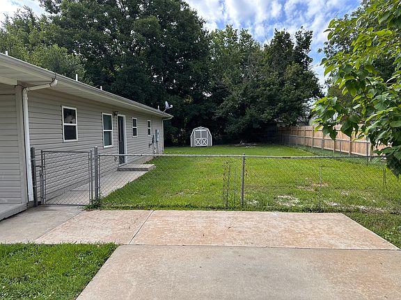 2nd image of 650 Wood St