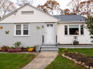 59 Whipple Rd, Smithfield, RI 02917