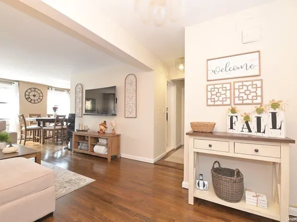 3 Birchwood Court #2M, Mineola, NY 11501