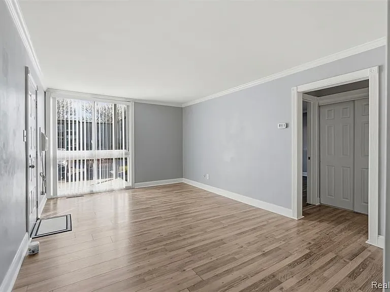 4030 W Thirteen Mile Rd #J2 — Photo 11