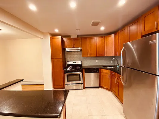 Rented by Silverstein Collection LLC  | media 5