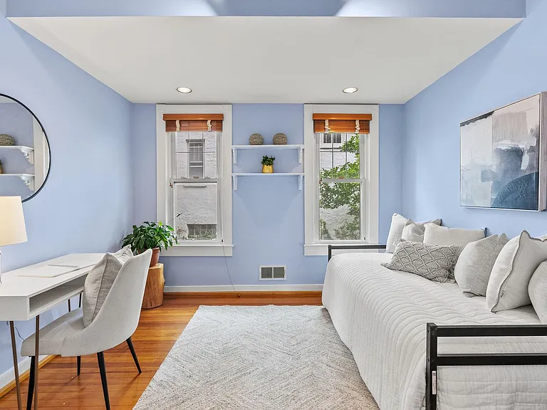5213 Cathedral Ave NW — Photo 15