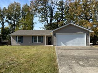106 S Rod Ln, Carbondale, IL 62901