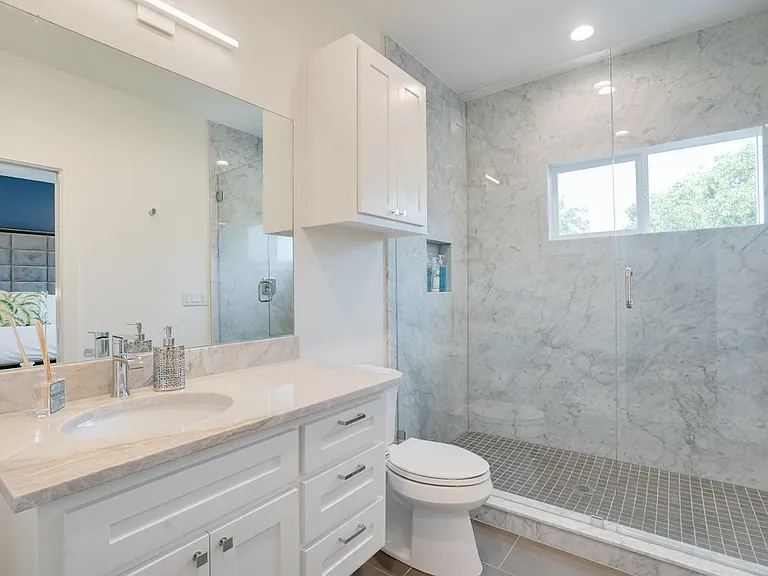 4508 Gilbert Ave #C — Photo 16
