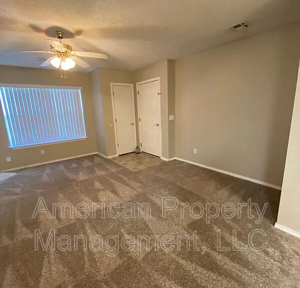 4714 NE Wisconsin St — Photo 22