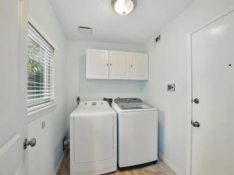 19 Still Glen Ct — Photo 14