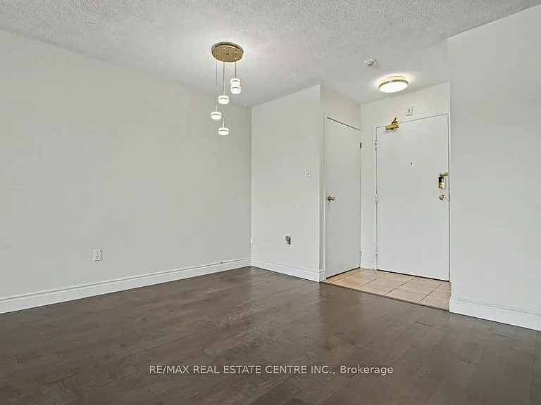 15 Hofstetter Ave #313 — Photo 9