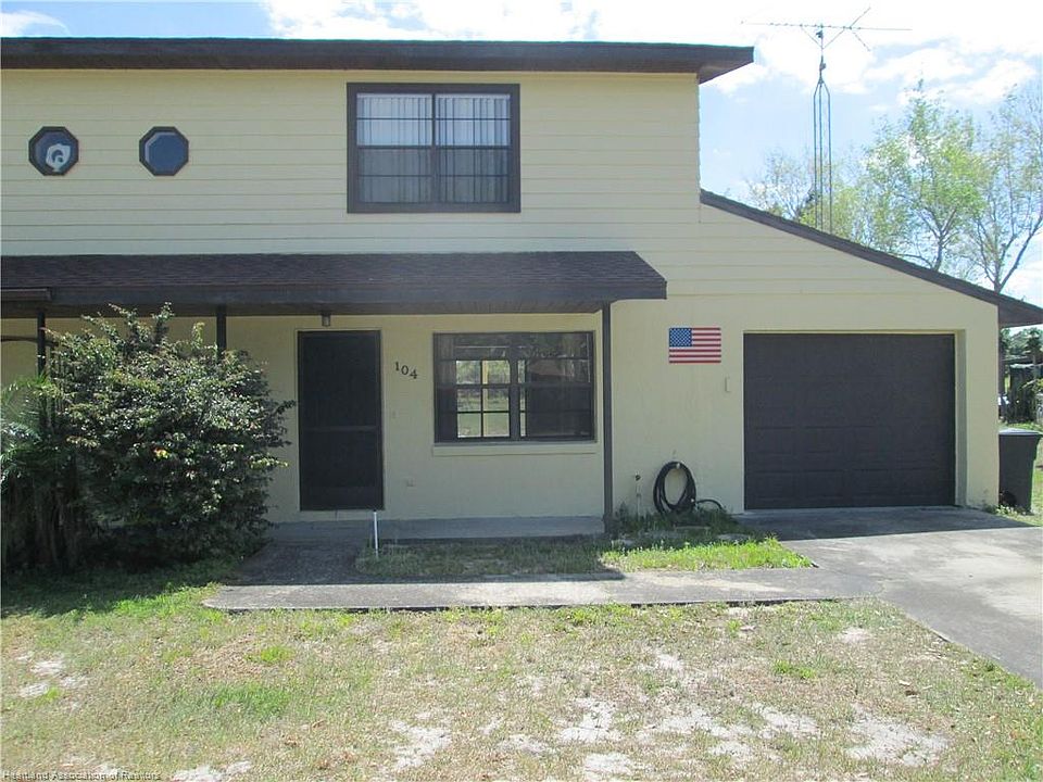 1st image of 104 Kings Ct NW