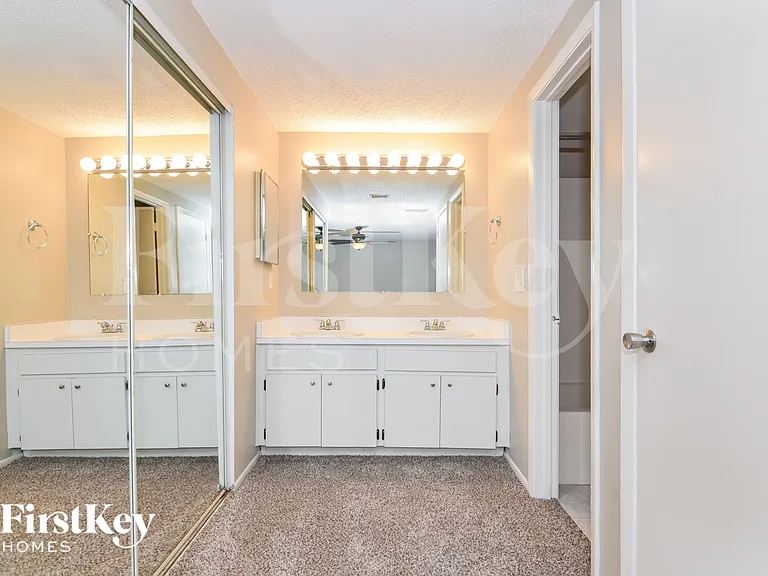 6708 Timberlane West Dr — Photo 13
