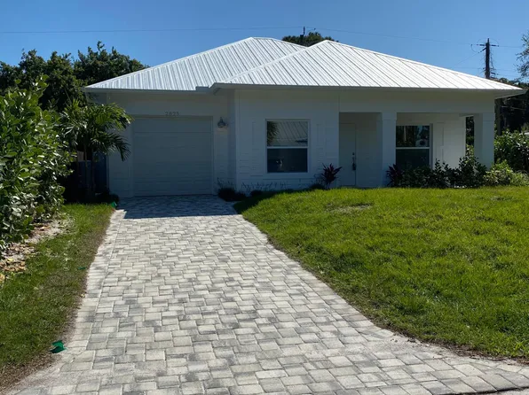 2825 SW Feroe Ave, Palm City, FL 34990