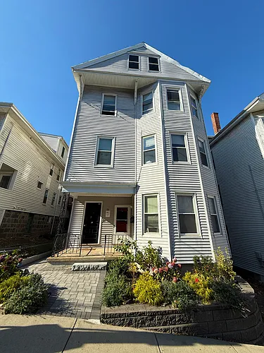 11 Sunset St #1 Photo 1