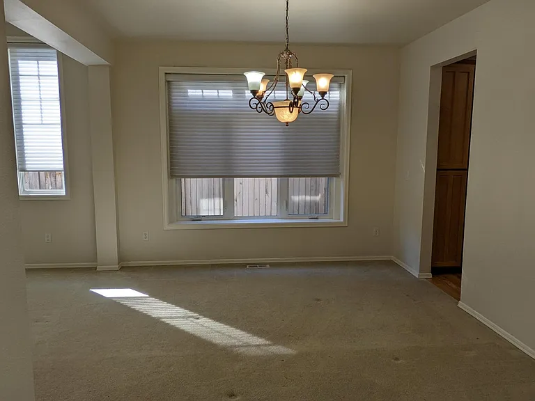 20552 NE 31st St — Photo 11