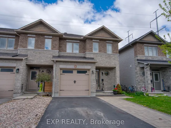 458 Barrick Hill Rd, Ottawa, ON K2M 0H8