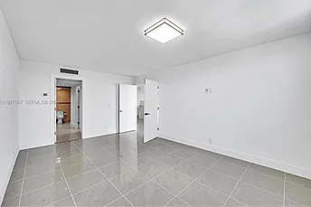 6770 Indian Creek Dr #70 — Photo 15