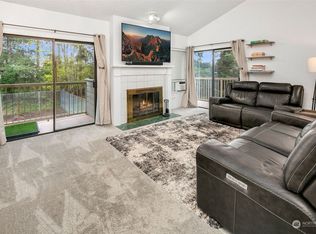 14401 SE Petrovitsky Rd APT F201, Renton, WA 98058