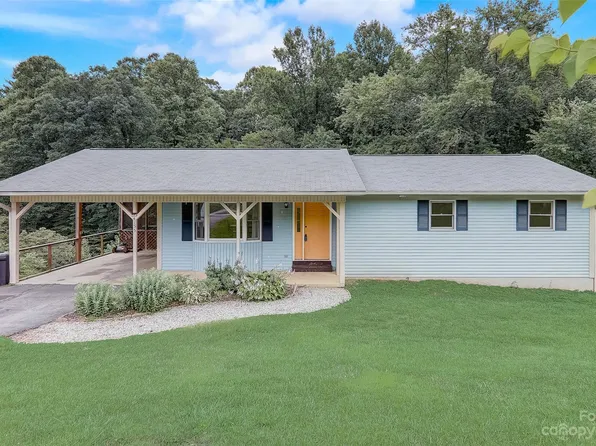 4155 Turnpike Rd, Horse Shoe, NC 28742