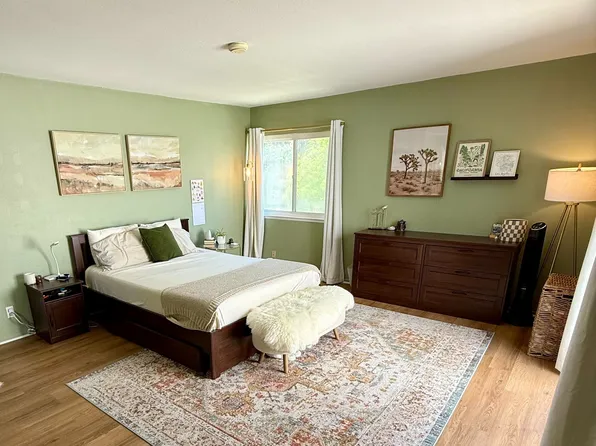 620 Lakeview Ln, Costa Mesa, CA 92626