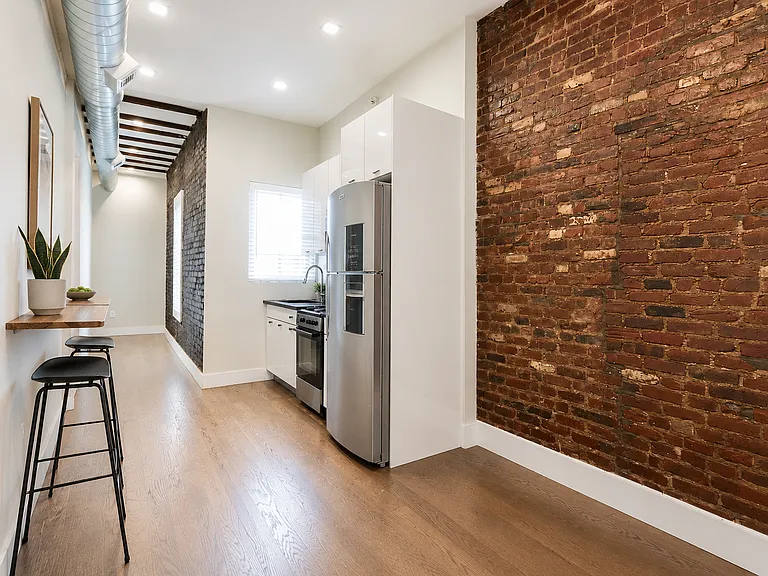 22 Granite St #3B — Photo 2