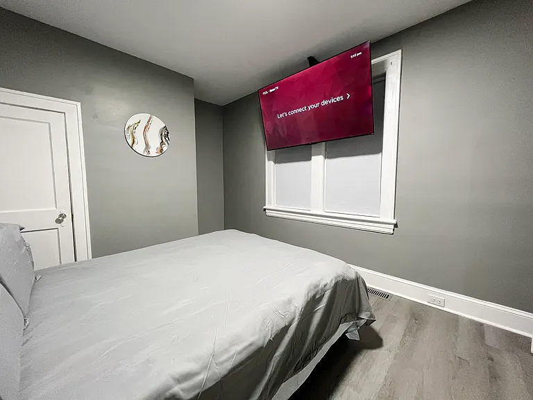 817 Ferdinand Ave SW #3 — Photo 3