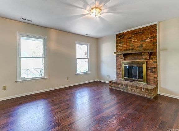 2nd image of 6121 Loch Arbor Ln