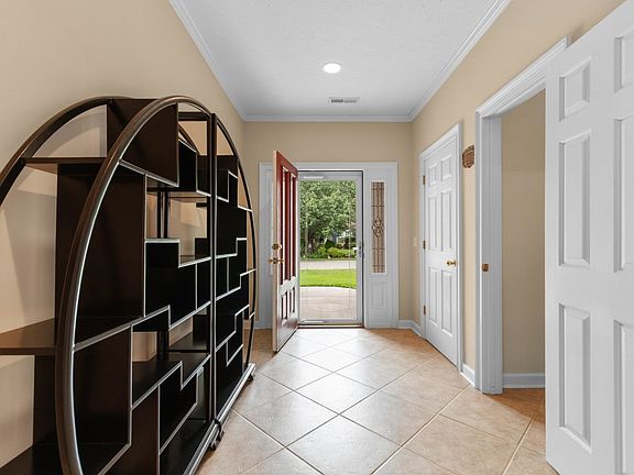 3rd image of 123 Ashworth Dr.