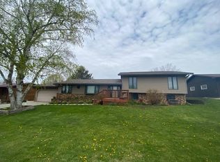 256 Goodview Dr, Spring Grove, MN 55974