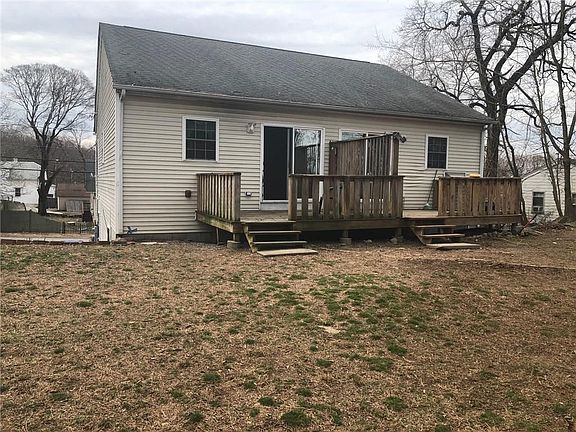 3rd image of 74 Metcalf Ave