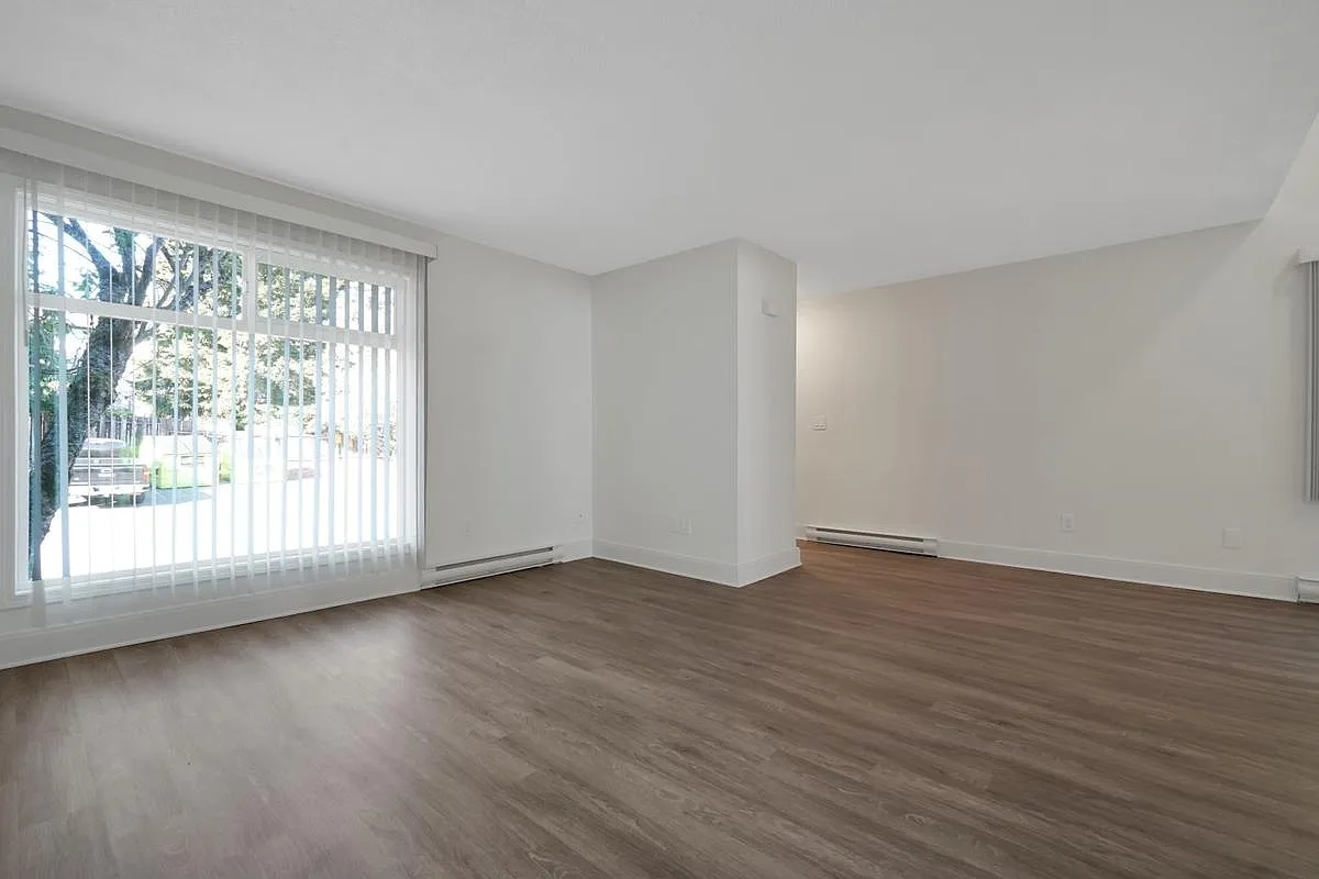 847 Howard Avenue — Photo 3