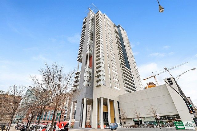 1st image of 737 W Washington Blvd APT 2801