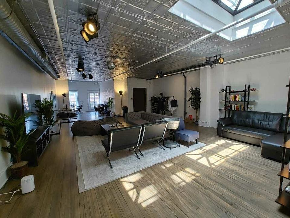 1st image of 152 Mercer St APT 4