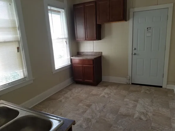 2753 N Booth St, Milwaukee, WI 53212