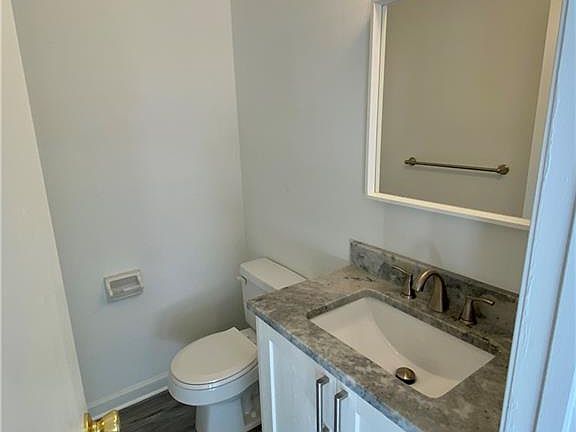 5th image of 4740 Greenlaw Dr #1