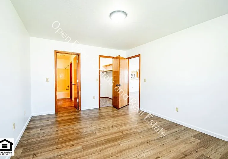 1525 Flagstone Dr — Photo 10