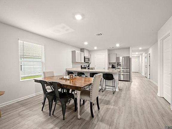 4th image of 35603 Forest Manor Ave