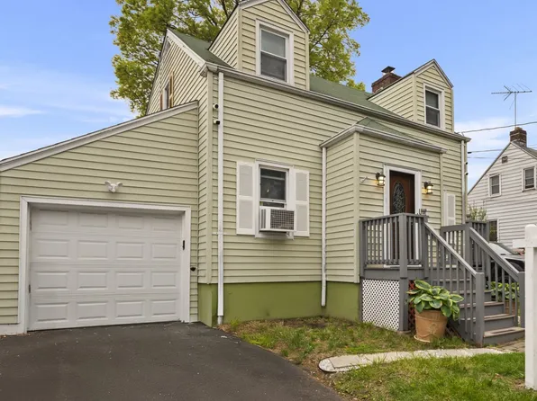 17 Winfield Drive, Stratford, CT 06615