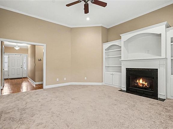 5th image of 104 Peppertree Dr