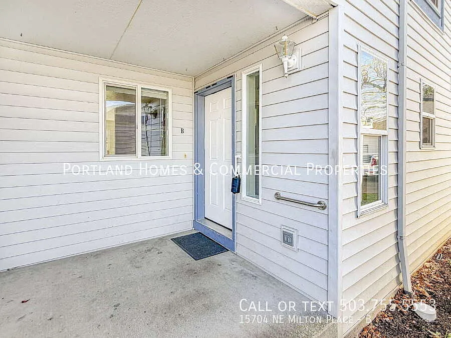 Spacious 3-bedroom Duplex in Wilkes Neighborhood **1/2 off November 2026 and December 2026 rent — Photo 2