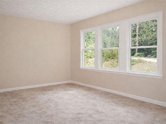 2nd image of 1831 Meadow Ln