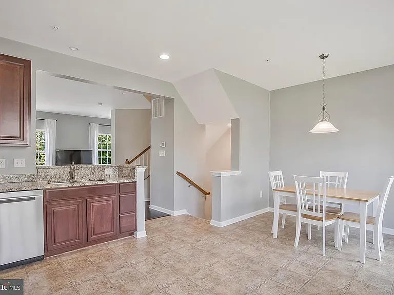 2403 Forest Ridge Ct #2 — Photo 2