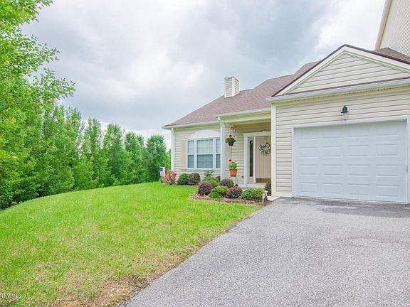 3rd image of 370 Huff Heritage Ln