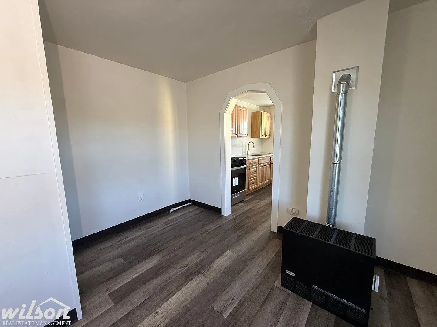 Pioneer Apartments — Photo 4