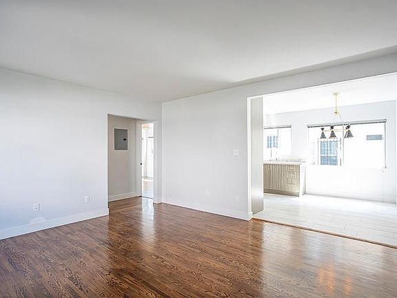 4th image of 3518 Bellevue Ave