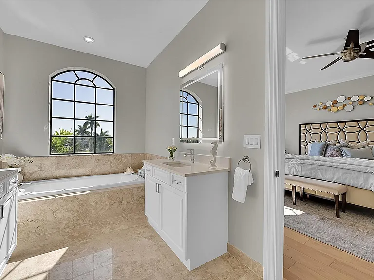 2254 SE 7th St — Photo 23