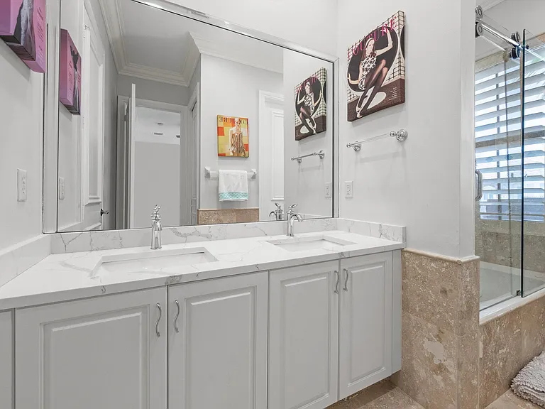10771 Versailles Blvd — Photo 29
